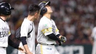 鷹・近藤健介、死球に苦悶の表情　2日連続、場内から怒声…本拠地でのオリックス戦