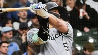 村上宗隆、2戦連発7号でア・リーグ3位タイ浮上　豪快バックスクリーン弾…敵地騒然