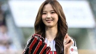 へそ出し豪快投球が「まるで天使」　プロ野球に降臨した美女に興奮「マウンドで輝く清純美貌」