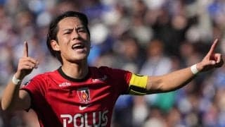 ｢どうしてそんなに可愛いの｣浦和主将の元おはガール妻、絶対領域ミニスカコーデにファン悶絶｢桜の天使すぎる｣｢美脚｣
