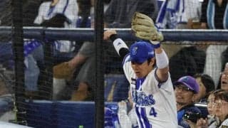 ２日連続乱戦のＤｅＮＡ－阪神戦で珍アナウンス　公式戦初の三塁・度会が治療後「ただいま…戻って参りました」
