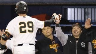 巨人・阿部監督　３番石塚の意図を説明「チャンスだぞと分かってもらいたい」期待に応えて２点三塁打