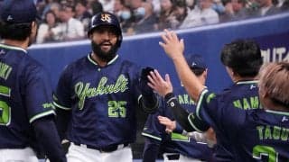 【ヤクルト】サンタナが２戦連続で値千金の１発　８回に勝ち越しソロ　23日広島戦では先制2ラン