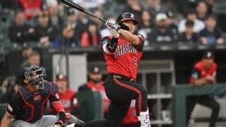 村上宗隆、メジャートップタイ11号　驚異の年間68HRペース…“片手”での豪快弾に本拠地歓声