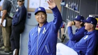 ロバーツ監督　佐々木朗希を隣に呼んで話し込む　身ぶり手ぶり交え佐々木もうなずく　シーハン快投の最中　先発枠生き残り争いが過熱
