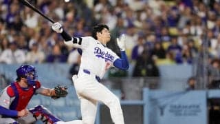 大谷翔平、ヘルメット吹き飛ぶ空振り三振「目線をもう少し上に」試合前にロバーツ監督が指摘