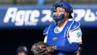 中日・石伊の頭部にオスナのバット直撃　球場騒然…16日には球審が救急搬送
