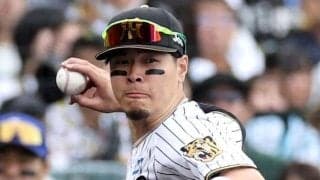 「大ファインプレーですよ！」阪神・佐藤輝が三塁ベースに当たったゴロを好捕→難しいバウンドの送球を大山も処理「グラブ裁きも素晴らしい」解説が２人絶賛