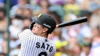 阪神・佐藤輝が４試合ぶりの６号ソロ　難敵・栗林から先制弾　風にも乗って、右翼席へ飛距離１２１メートルの一発