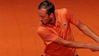  メドベージェフ 19歳新星に完勝し16強 