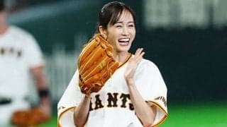 東京Dに降臨した超人気アイドル　お団子ヘア＆“決めポーズ”…ゆらゆらユニで大はしゃぎ