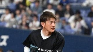 「何者！？」能見氏のボール楽々キャッチの女優に騒然　セレモニアルピッチで異例の捕手役も「楽々捕ってる」「なんで平気で捕れんの？」京セラＤ沸く
