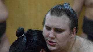 大関安青錦がエストニア出身アナトーリに金言授ける　初土俵なら元大関把瑠都以来3人目