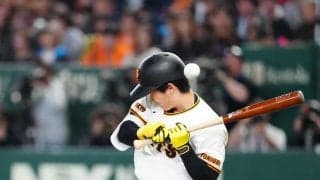【巨人】浦田俊輔の右手甲に149キロ直球が直撃　球場は落胆の声もプロテクターで大事には至らず
