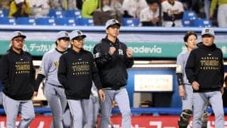 【阪神】藤川監督、死球でベンチ飛び出した場面を説明「お互い様。代走告げに行っただけですよ」
