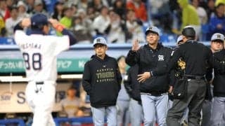 阪神・藤川監督　死球「お互いさまですからね。勝負におけるところなので。代走を告げに行っただけですよ」【一問一答】