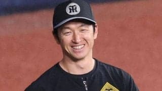 左手首骨折の近本「別に気にしなくていい」死球を当てた広島・高からの謝罪を受けて返答を明かす