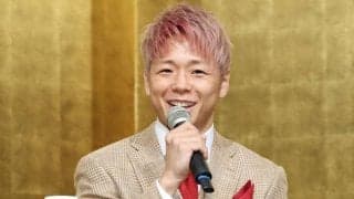 武尊が引退会見で涙「全部チャラに…つらかった日々すらいとおしい」王者で引退、最後は笑顔