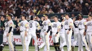 博多に現れた日本の“超大物”「え、待って可愛すぎ」　テクテク歩きも喝采「おおおお」