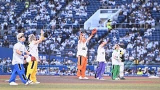 「カッコ良すぎて泣きました」ＺＯＺＯマリン降臨の５人組人気アイドルに騒然　見事なストライク投球に沸く「本当にやる男」