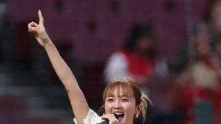 広島戦　白ワンピ姿の歌姫登場に球場沸く　「すごく温かく迎えていただいて本当に楽しませていただきました」
