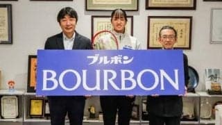  女子プロの小山ほのりが菓子メーカーのブルボンとサポート契約 