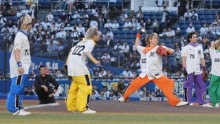 【ロッテ】男性５人組リアルピースがセレモニアルピッチ「こんなに風が強いのか！」
