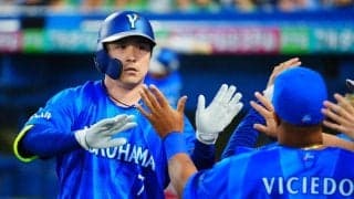 【DeNA】佐野恵太がこの試合２本目の４号２ラン「うまく風に乗って打球が伸びてくれて」