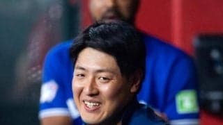岡本和真が２打席連発の７号　メジャー初のマルチ本塁打！６号勝ち越し弾に続いて飛び出した７号２ラン　ゲレーロとお辞儀ポーズ　敵地が騒然