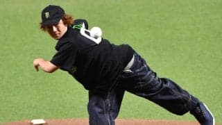 【ソフトバンク】ミラノ・コルティナ五輪スノボ銀の長谷川帝勝が始球式「いい経験」も75点