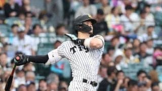 打率４割の阪神・佐藤輝明　衝撃弾にレジェンド解説者も驚き　打球速度１８７キロの弾丸打球が右翼席へ　リーグトップ８号ソロ