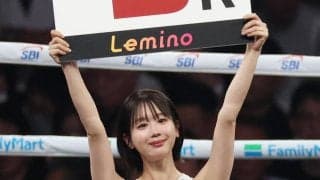 「可愛いすぎ」「あらた唯に釘付け」美しきラウンドガールに熱視線　世紀の一戦でファン魅了