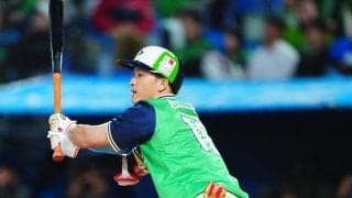 【ヤクルト】宮本丈が左足に死球受け交代　苦悶の表情　トレーナーに付き添われ歩いてベンチへ