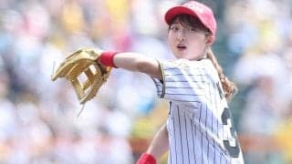 「腕の筋肉すごい」　笑顔弾ける世界女王、完璧ノーバウンドに喝采「フォーム綺麗」