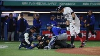 “危険スイング”に罰則は必要か…　相次ぐ事故にMVP捕手の持論「故意ではない」
