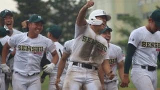 専大松戸が史上初の4連覇！9回裏の劇的サヨナラ勝ちに名将も「チームとして成長した」と称える【千葉】