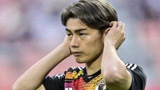 「化け物だな」上田綺世の下がりながら宙を舞う“ハイジャンプヘッド”が驚異的！ 渡辺剛の同点弾演出に「訳が分からない」「何でこんな強いシュート打てるの」
