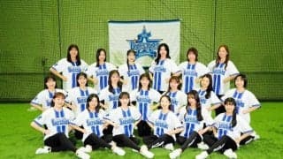 「すんごい転び方したけど大丈夫？」人気チアが顔から壮絶大転倒「顔面支点でエビ反り一回転」も笑顔の衝撃姿に騒然「なんという身体能力」「俺なら入院だぞ」その後、無事報告