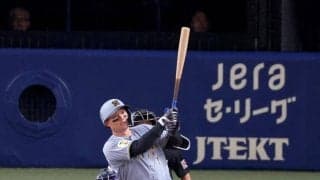 阪神　森下翔太が内角球を一閃！キングタイ８号ソロを左翼ウイング席へたたきこむ　前日にリーグ最多３死球でスタンドからブーイング　恐れずに完璧対応