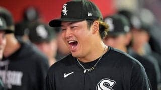 村上14号直後…ナインが見せた“日本式”　主砲へ滲むリスペクト、中継映像が捉えた瞬間