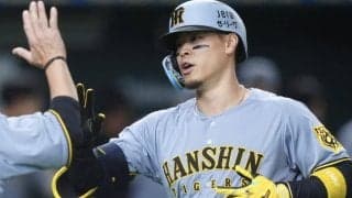 佐藤輝明、衝撃弾で“猛クレーム”「早く海を渡れ」　異次元の打球に困惑「この打ち方でなぜ!?」