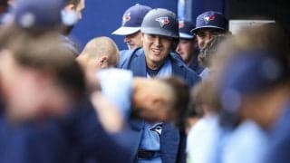 岡本和真の10号をMLB公式がトップ投稿「新人で早くも10発！」「完全に主砲の仕事」