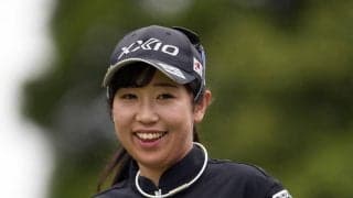 菅沼菜々、優勝副賞の米俵両手に笑顔　SNS「白ごはんたくさん食べてサロンパスカップも優勝」
