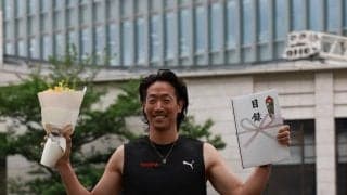 【陸上】赤坂ビル群で「ストリートボウタカ」優勝の山本聖途「人間が空を飛べる夢」ファンに披露