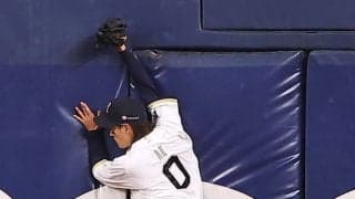 【オリックス】渡部遼人がフェンス激突　頭部打撲で病院急行も異常なしの診断に「大丈夫です」