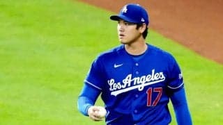 「スパイは誰だ」大谷翔平を撮影する人物　敵地で米記者がまさかの行動…異例の光景