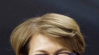 【バレー】日本一の中田久美監督「自分へのご褒美。たまにはいいでしょ」うなぎの前でニンマリ