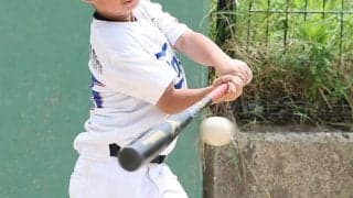 打率の低い小学生に多い“スイング軌道”とは　悪癖改善に効く「片手ゆっくり練習」