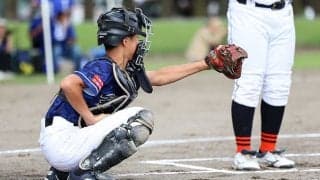 小学生捕手に多い「非合理的な構え」　専門家が指摘…見落としがちな“右手の位置”