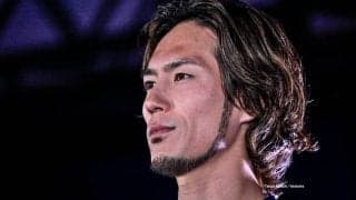 ｢かっけぇ…｣｢社長？｣RB大宮・杉本健勇の“渋すぎ”スーツ姿にファン熱狂。「百年抗争始まるんか(笑)」まるで映画のワンシーンと話題